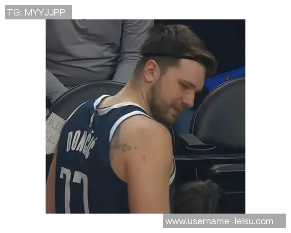 东契奇首节表现轻松自如7投4中斩获13分2板3助1断1帽展现全能实力 东契奇首节表现轻松自如7投4中斩获13分2板3助1断1帽展现全能实力