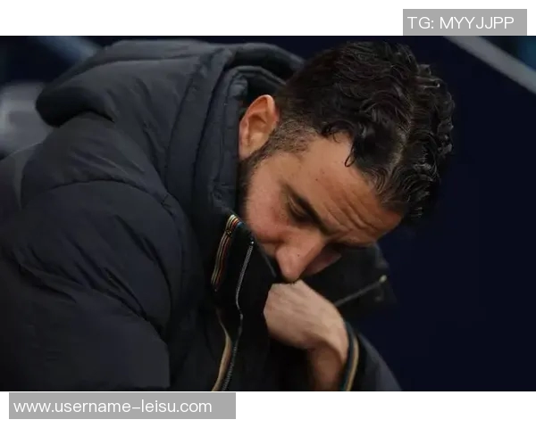 记者评论拉爵对阿莫林的三年承诺荒谬昨年九月无人支持滕帅下课