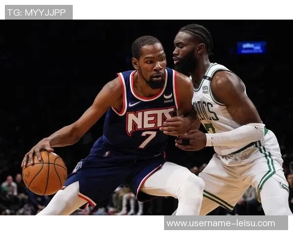 杜兰特雕像设计引发热议下半身雷霆上半身勇士一手篮网寓意深刻 杜兰特雕像设计引发热议下半身雷霆上半身勇士一手篮网寓意深刻