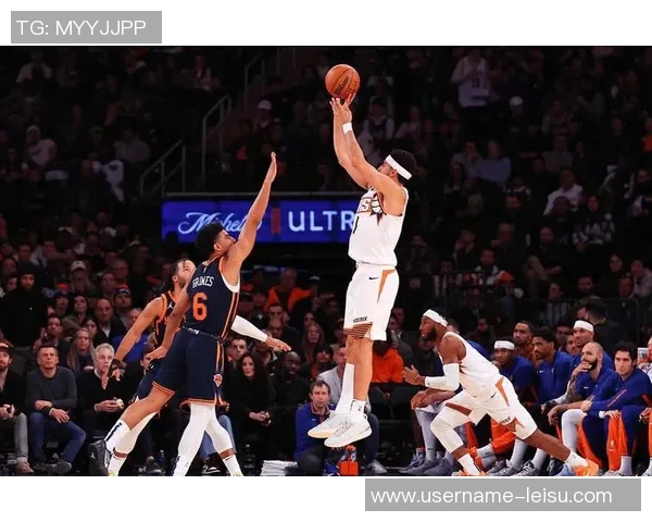 太阳队无传统控卫依然运转流畅布克状态回归巅峰表现 太阳队无传统控卫依然运转流畅布克状态回归巅峰表现