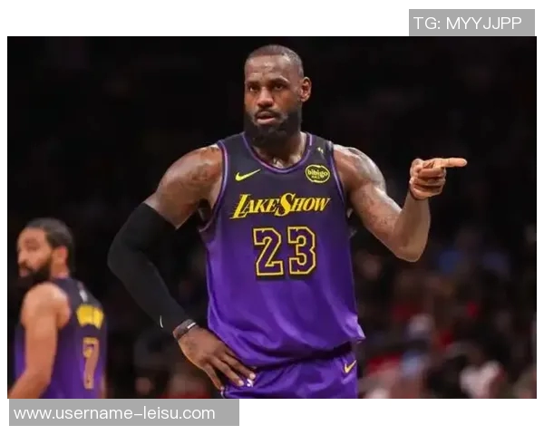 杰弗森调侃詹姆斯假摔技巧欠佳笑称实在太搞笑了